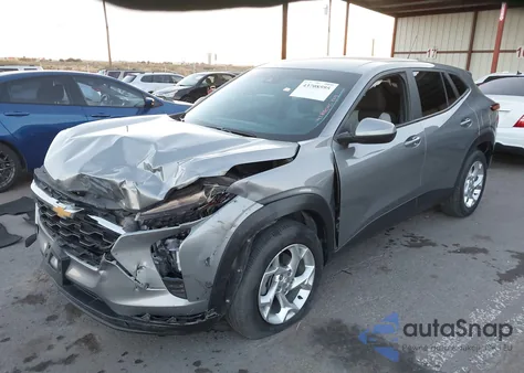 2024 Chevrolet Trax Fwd Sp z USA, uszkodzony, nr VIN KL77LFE27RC201955